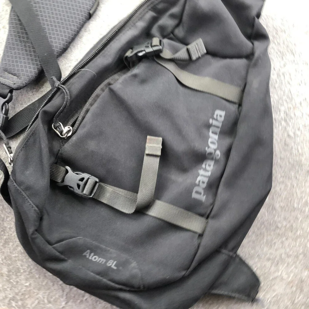 Patagonia Atom 8L Black 18